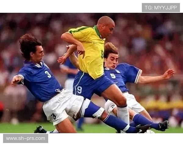 马尔蒂尼职业生涯影响力分析：足球界的永恒标杆与领导力表现