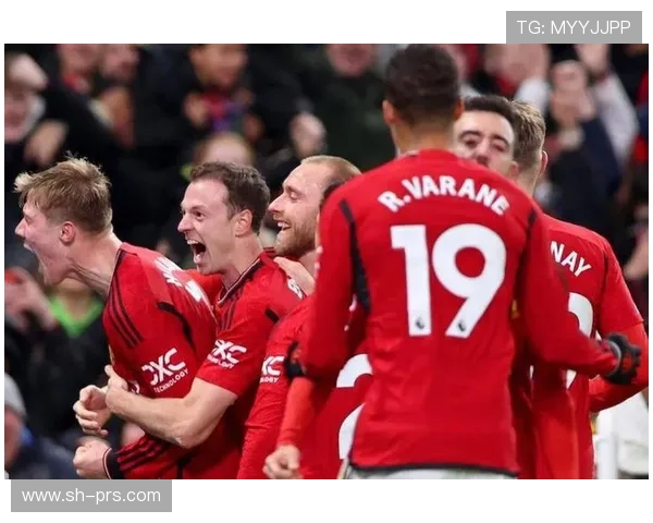 曼联从第15到争四的复苏趋势，是否面临稳定性考验与竞争加剧的格局变化