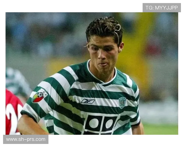 C罗时代反差与形象塑造的持续张力解析 C罗时代反差与形象塑造的持续张力解析